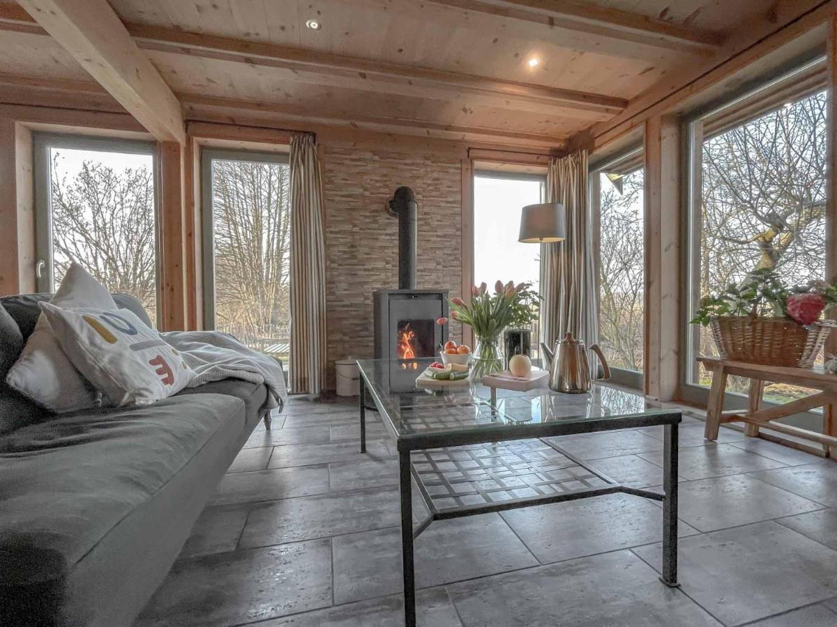 Traumhaff Kuestenchalets - Einzigartige Chalets An Der Ostsee. Ganz Aus Laerchenholz Mit Kamin Und Sauna Vogelsang-Warsin 외부 사진