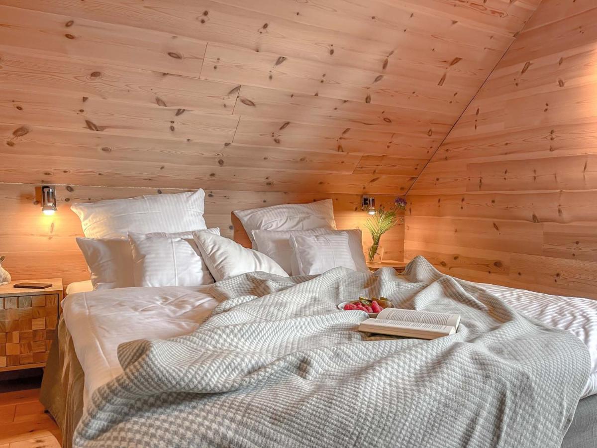 Traumhaff Kuestenchalets - Einzigartige Chalets An Der Ostsee. Ganz Aus Laerchenholz Mit Kamin Und Sauna Vogelsang-Warsin 외부 사진