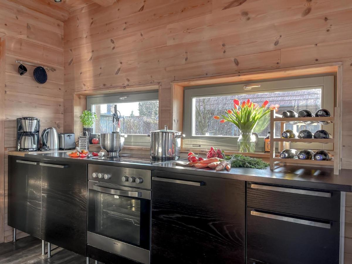 Traumhaff Kuestenchalets - Einzigartige Chalets An Der Ostsee. Ganz Aus Laerchenholz Mit Kamin Und Sauna Vogelsang-Warsin 외부 사진