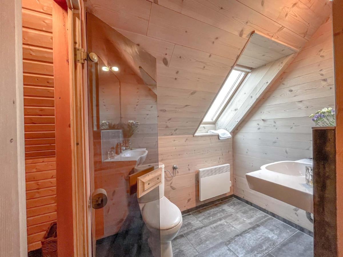 Traumhaff Kuestenchalets - Einzigartige Chalets An Der Ostsee. Ganz Aus Laerchenholz Mit Kamin Und Sauna Vogelsang-Warsin 외부 사진
